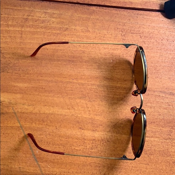 Sunglasses - Picture 5 of 6